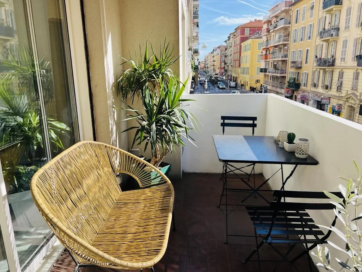 John Homestay Room In Nizza