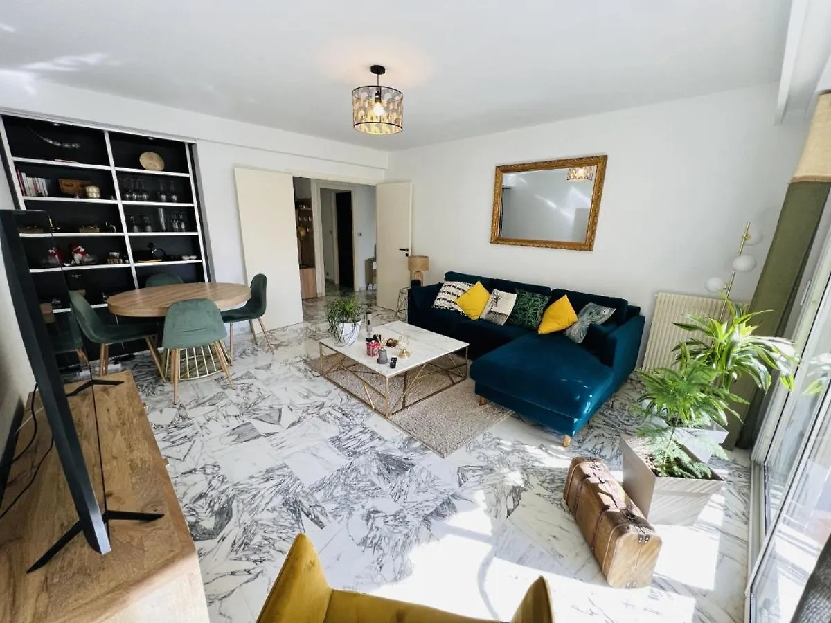 John Homestay Room In Nizza