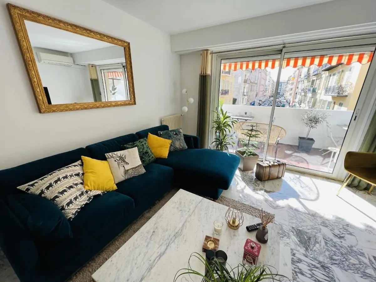John Homestay Room In Nizza