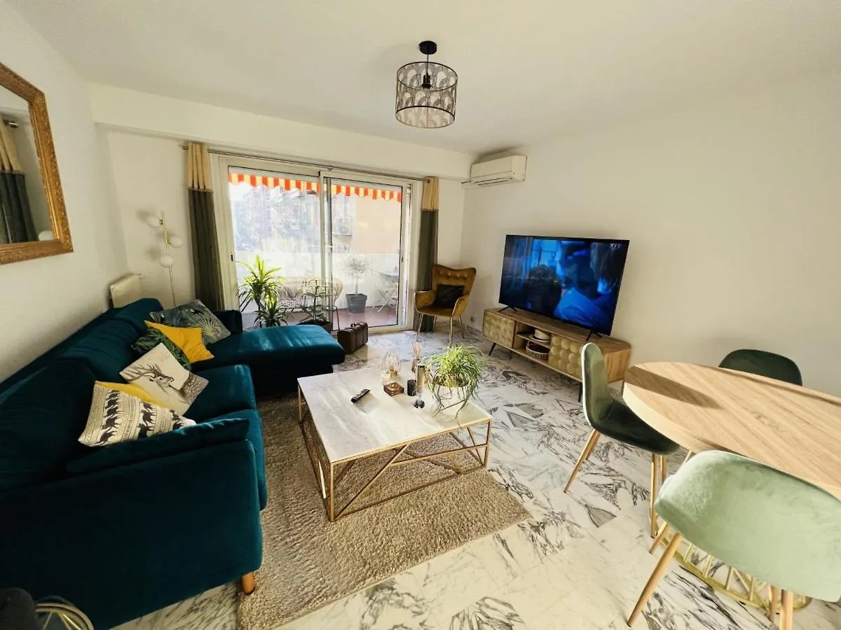 John Homestay Room In Nizza Francia