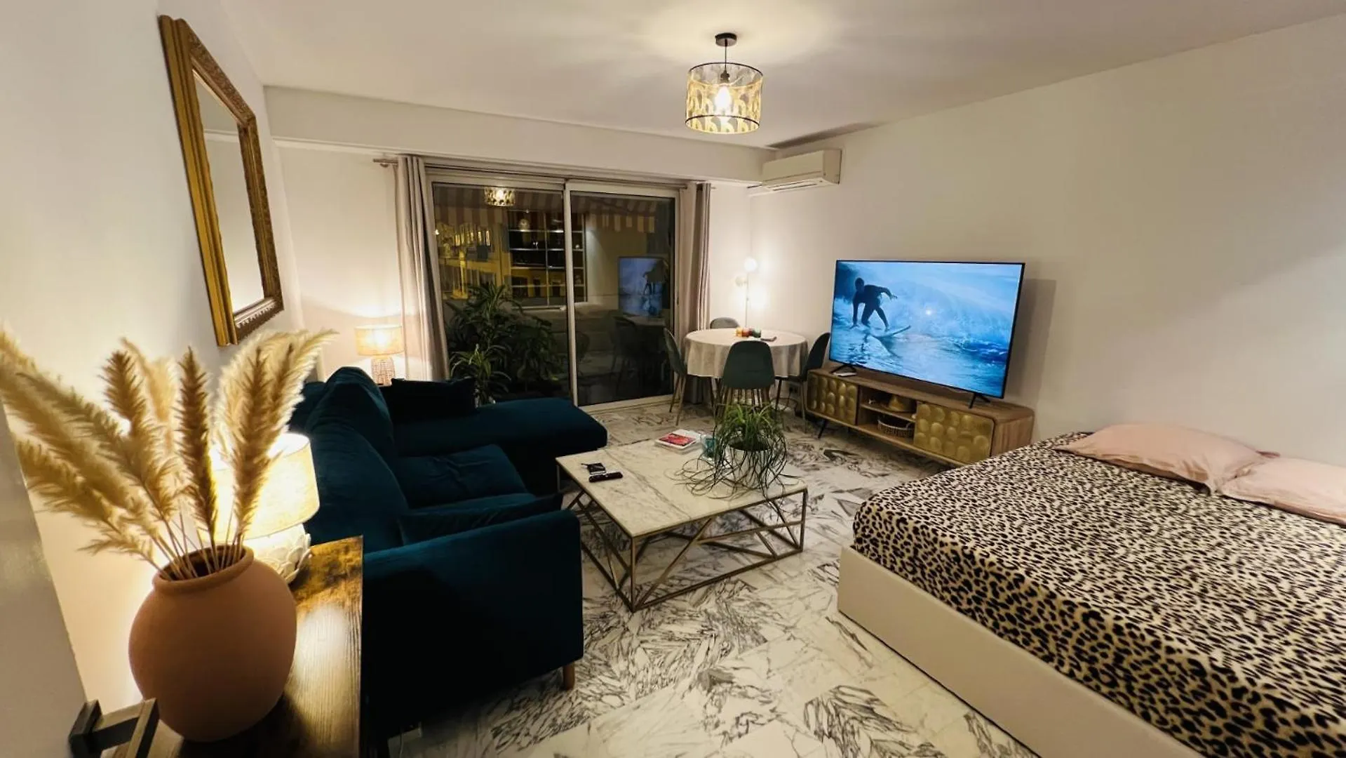John Homestay Room In Nizza Francia